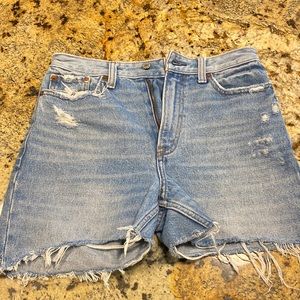 Abercrombie & Fitch mom jean shorts. Size 26 or size 2R. Excellent condition!